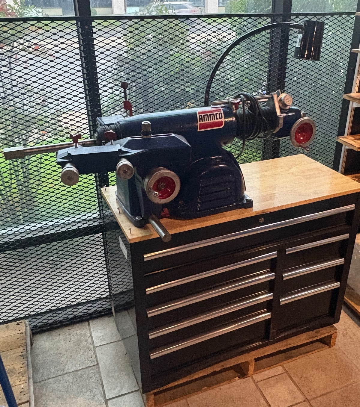 AMMCO 4000B Disc and Drum Brake Lathe with Bench and Adapters